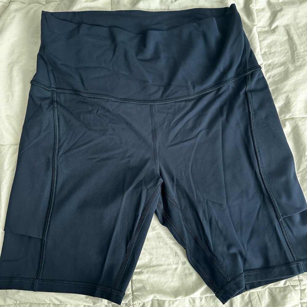 Lululemon Align Short With Pockets. Size 10. 8”